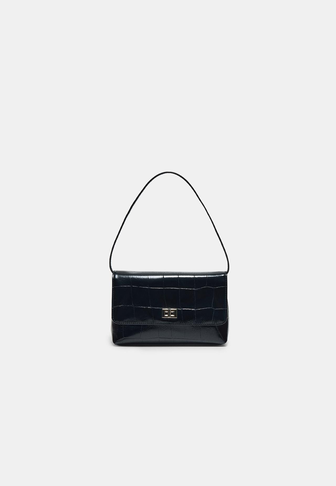 Crossbody bag with flap and clasp — Black