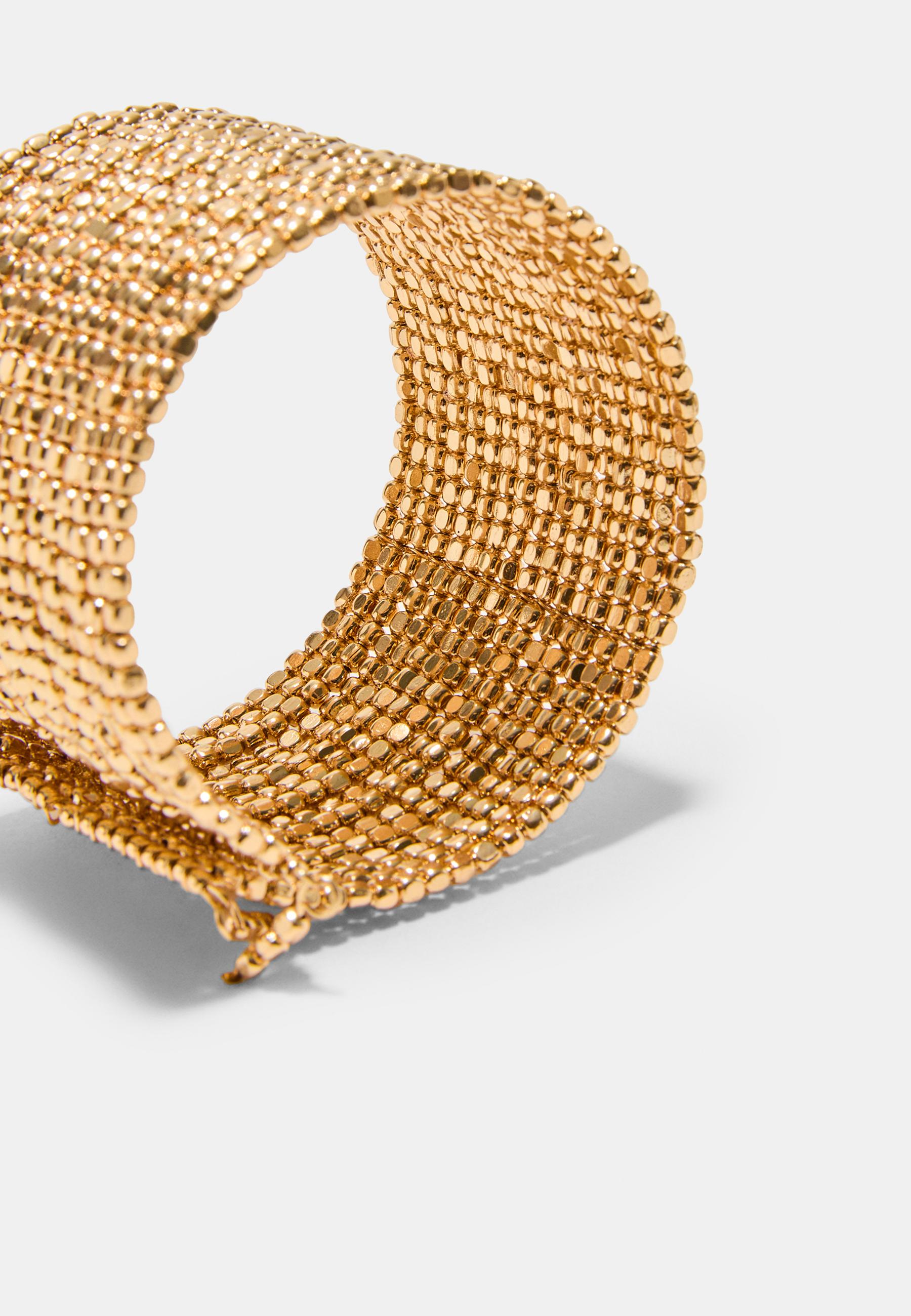 Beaded bracelet — Gold