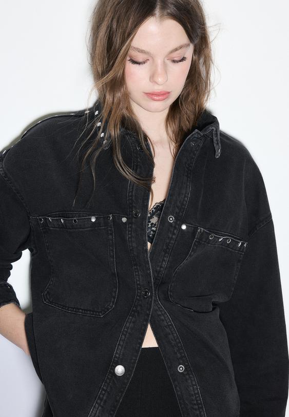 sobrecamisa corta denim tachas