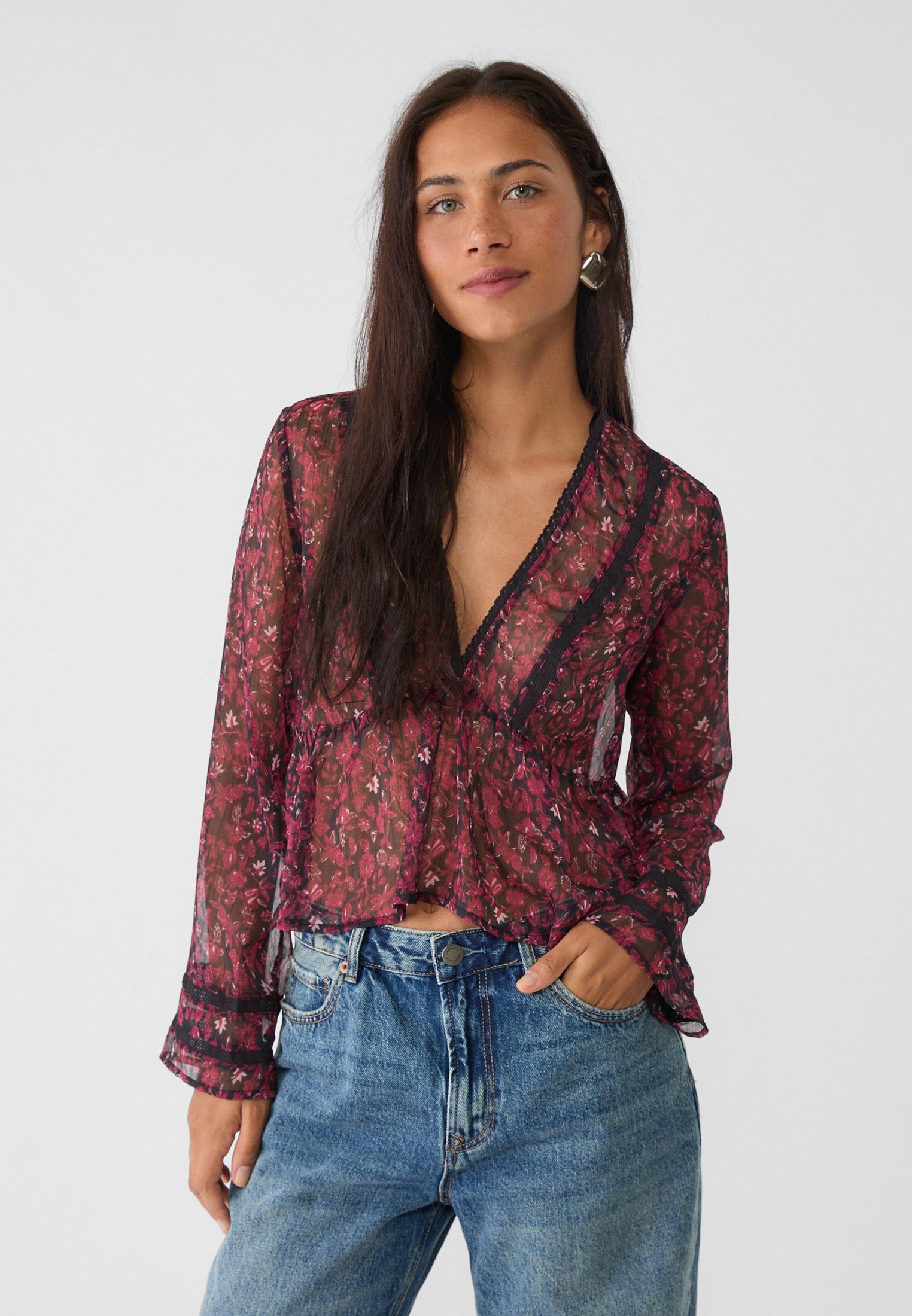 Camisa fluida estampada escote pico Stradivarius Espana