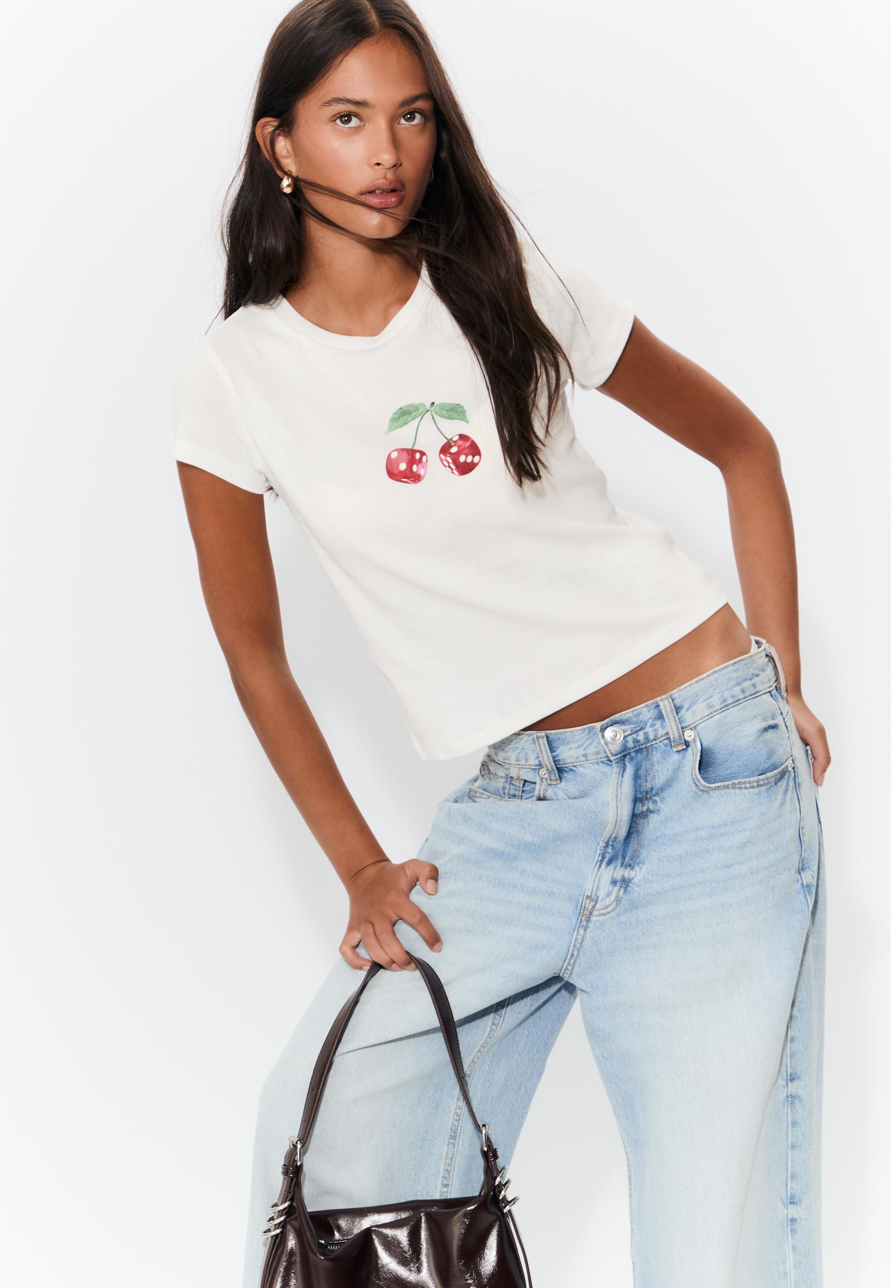 Printed fitted T-shirt - Women's fashion | Stradivarius Peru