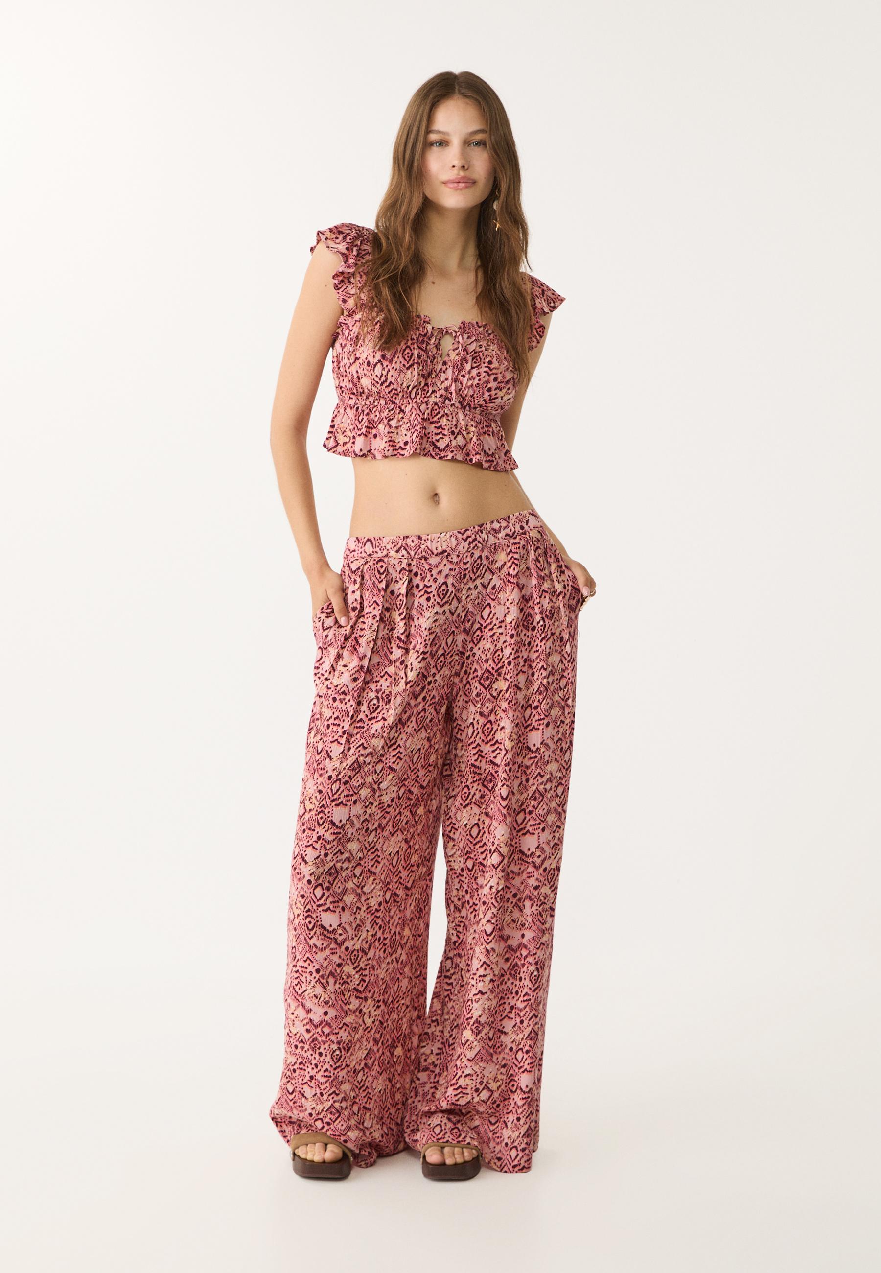 Flowing printed top with ruffles - Women's fashion