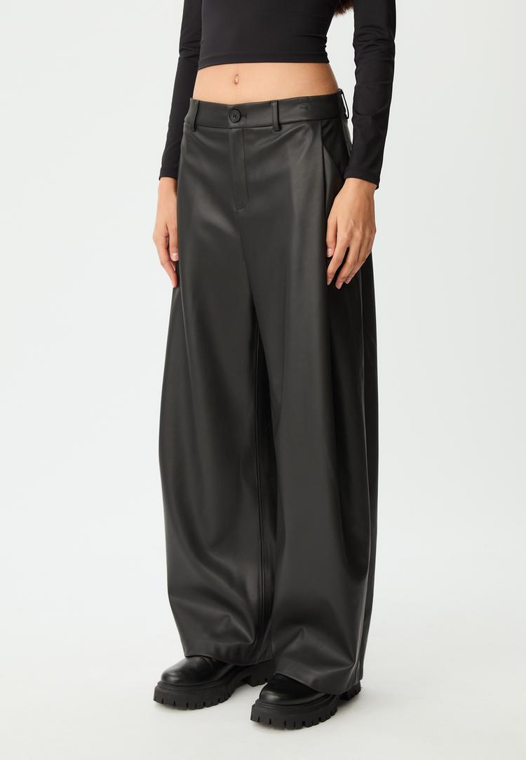 Stradivarius Παντελόνι Wide Leg Με Όψη Δέρματος Μαύρο 42