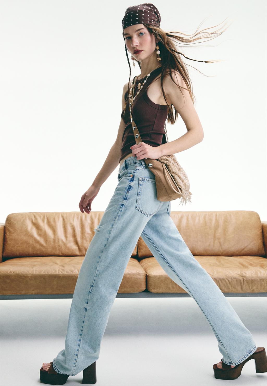 Straight-leg jeans with crossover waist