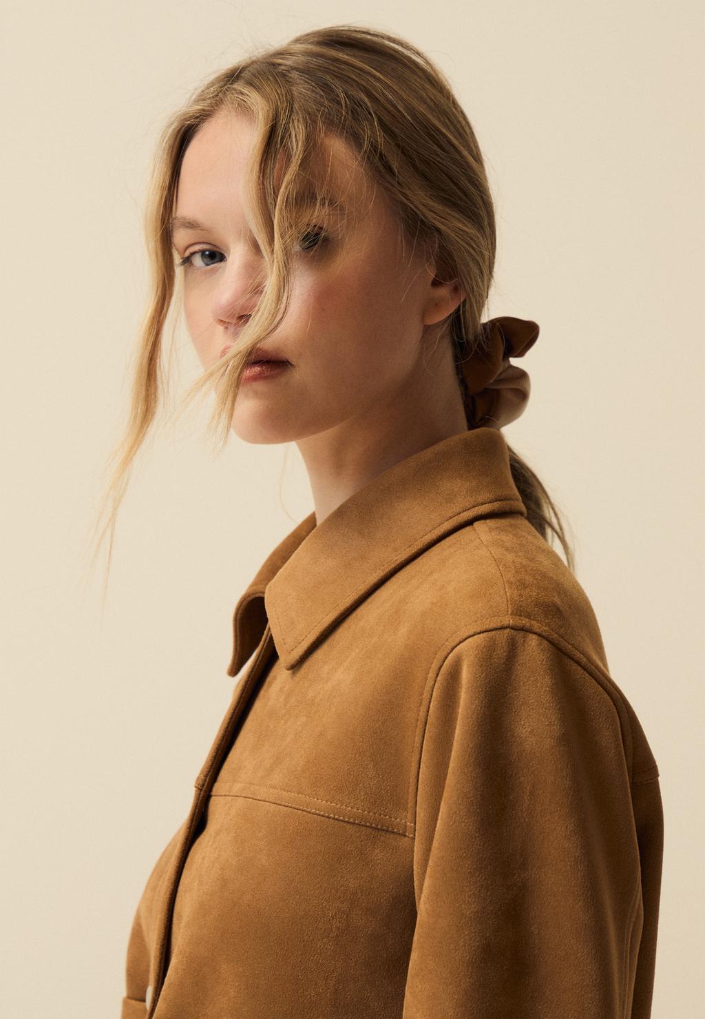 Cazadora efecto ante