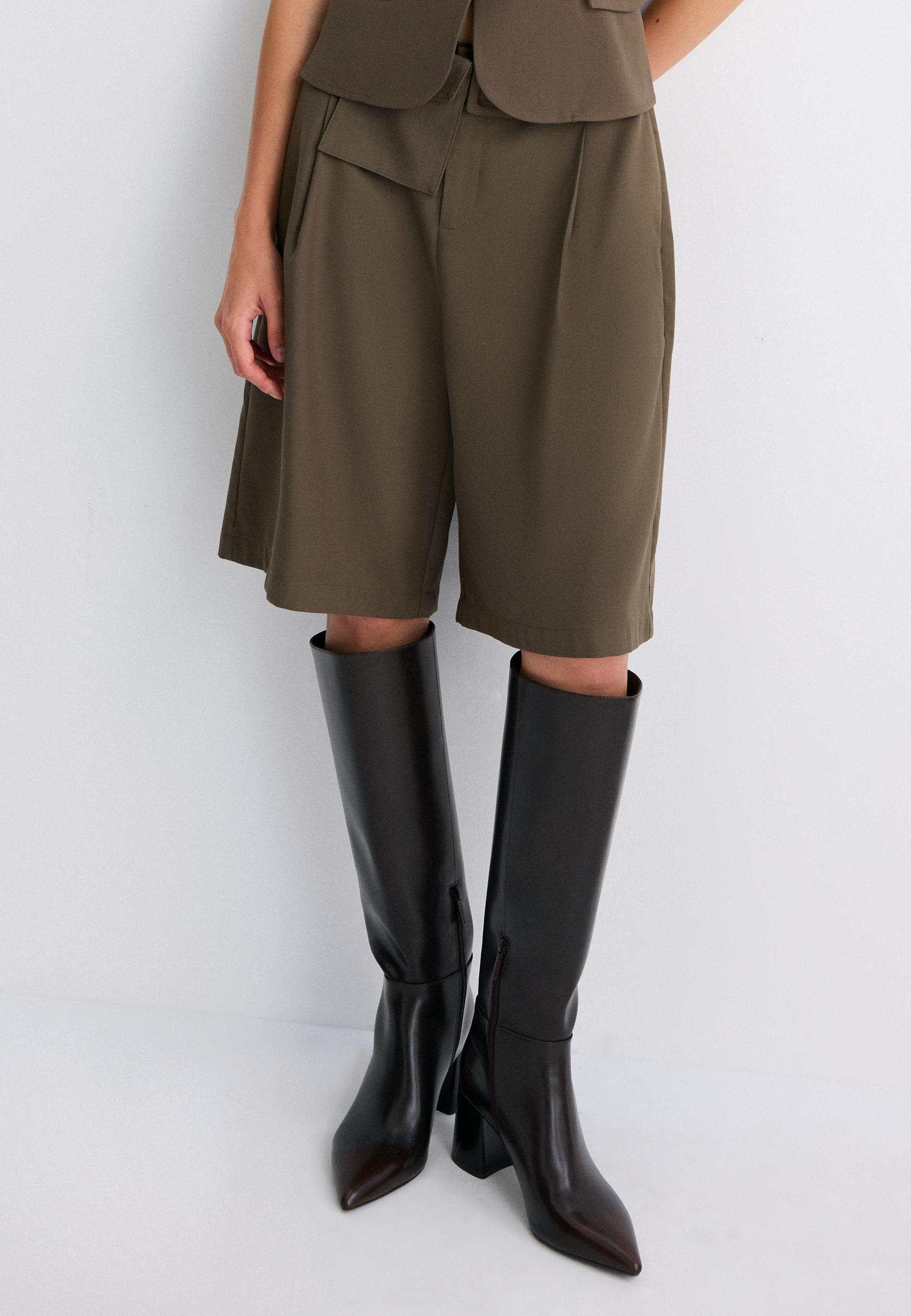 Smart Bermuda shorts with belt detail — Brown