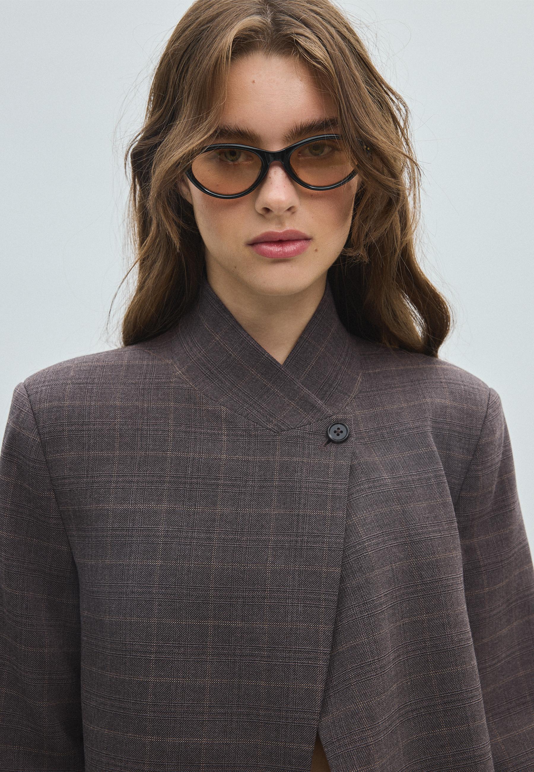 Asymmetric check blazer — Beige