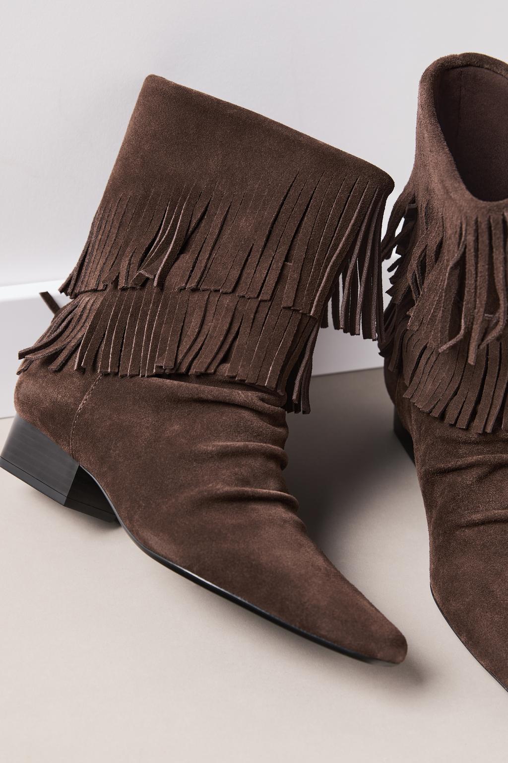 Flacher Lederstiefel mit Fransen
