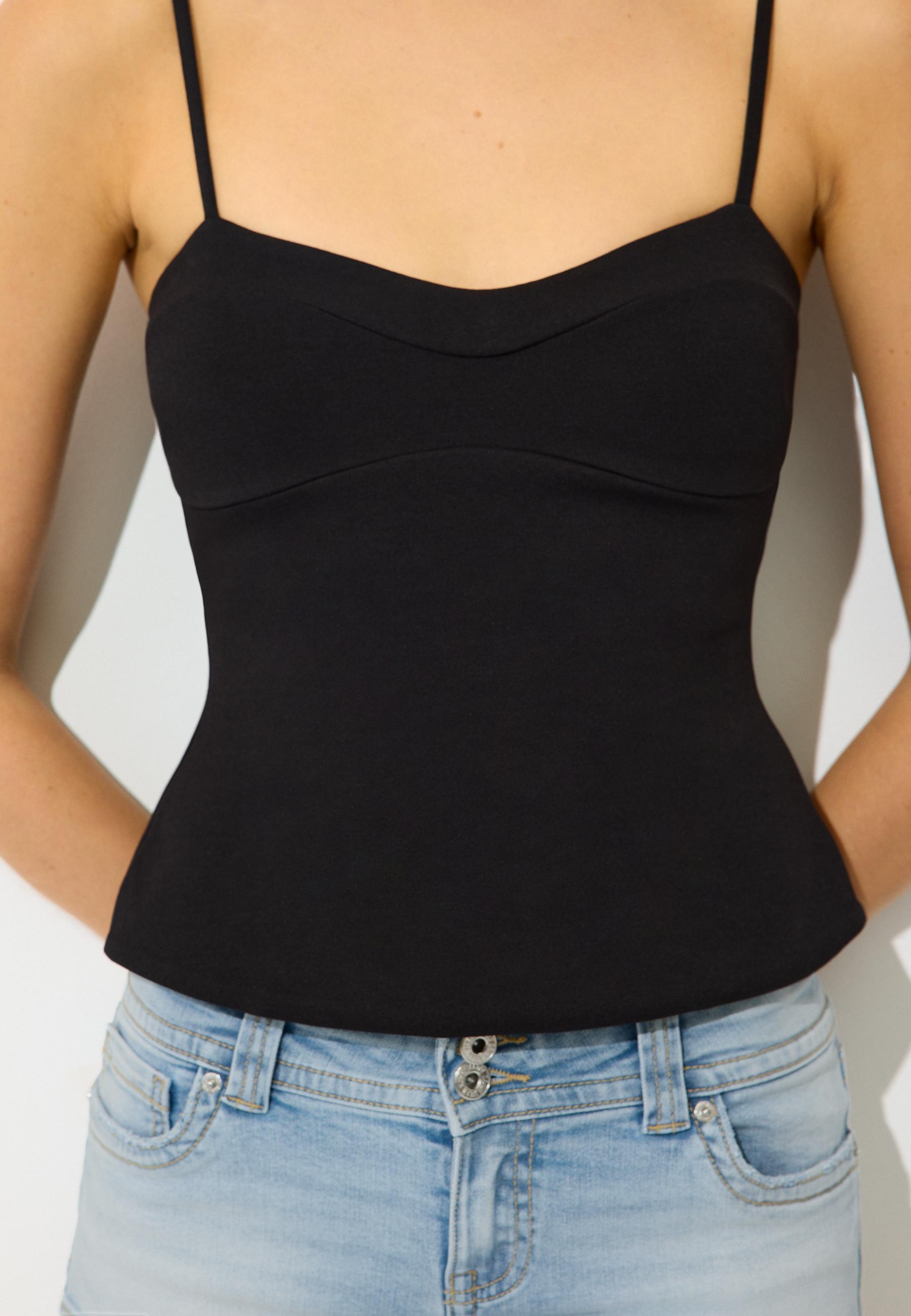 Fitted sweetheart neckline top — Black