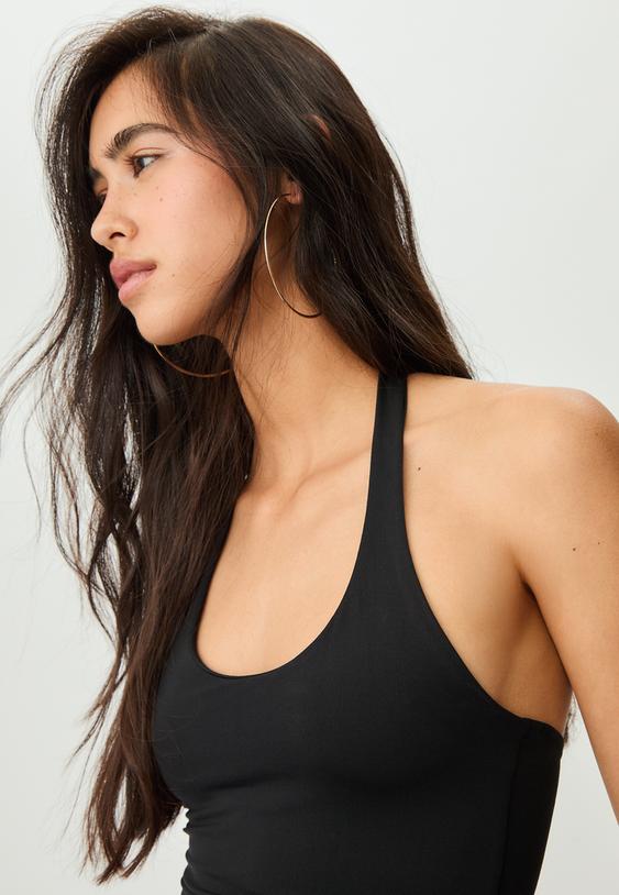 camiseta cuello halter