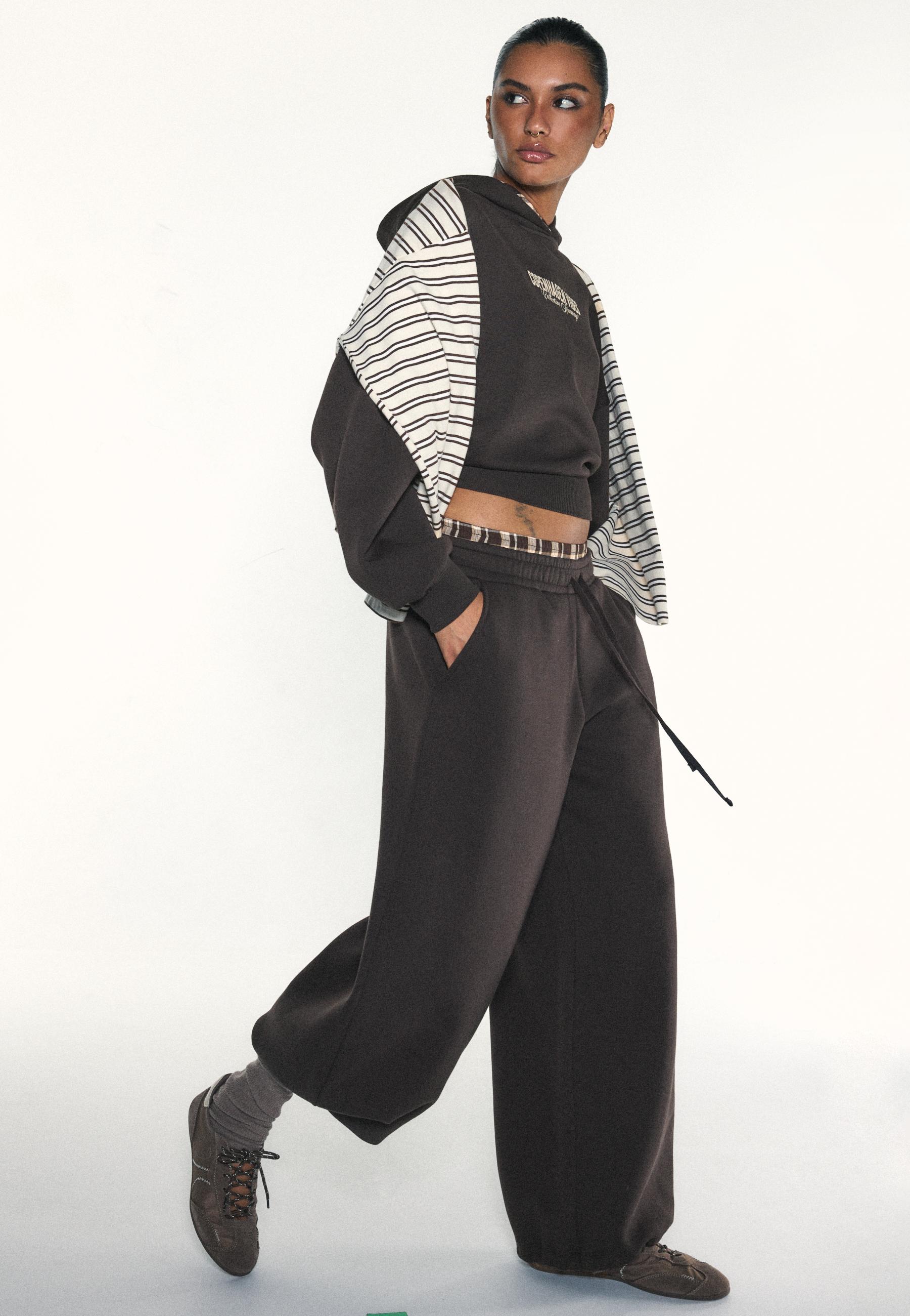 Stradivarius Boxer detaylı jogger pantolon