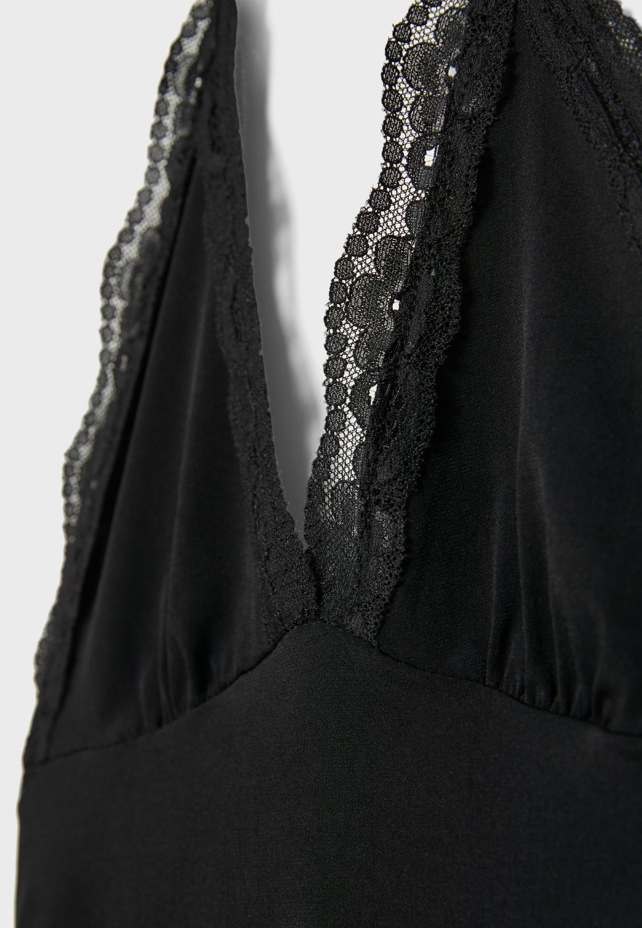 Lace halter top — Black