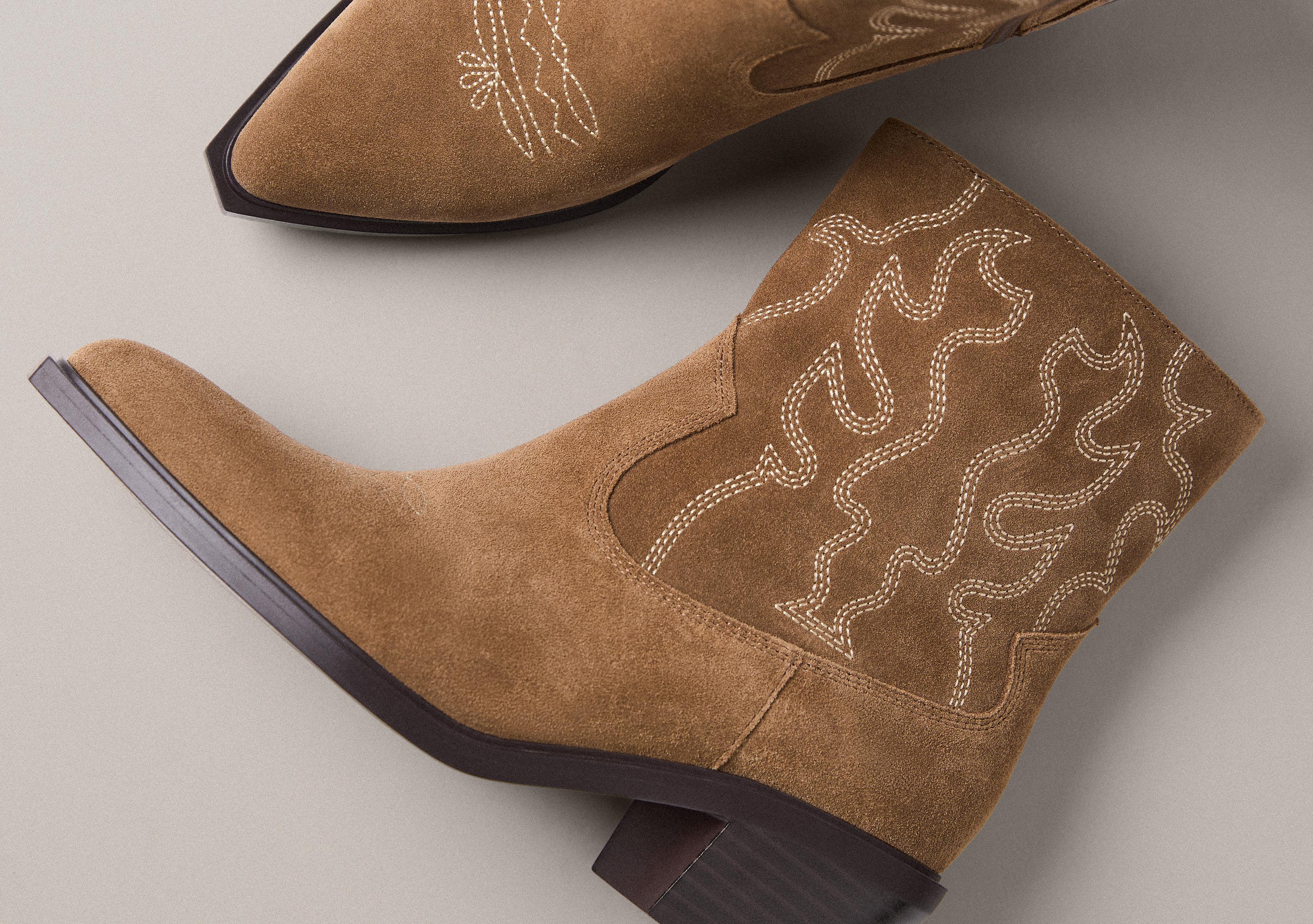 Cowboy heeled leather ankle boots — BEIGE (alternate view)