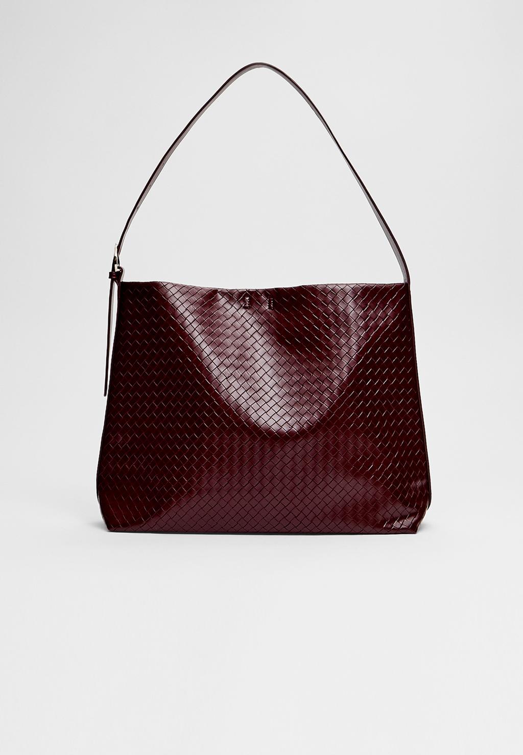 Woven shoulder bag