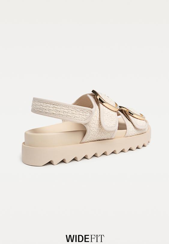 Stradivarius Ευρυχωρη Εφαρμογη. Γυναικείο Flat Σανδάλι Από Ύφασμα Εκρού 35