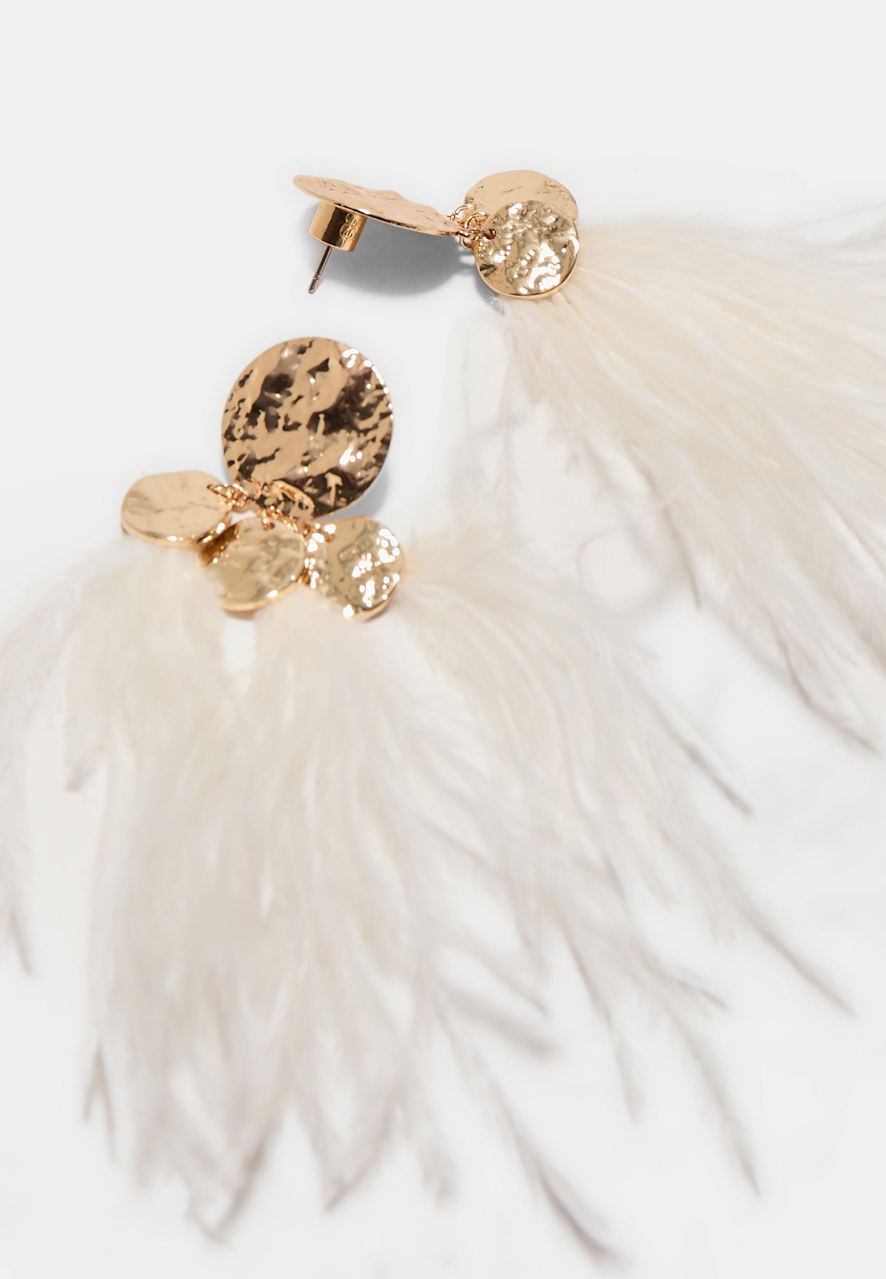 Dangle earrings with textured feather pieces — White