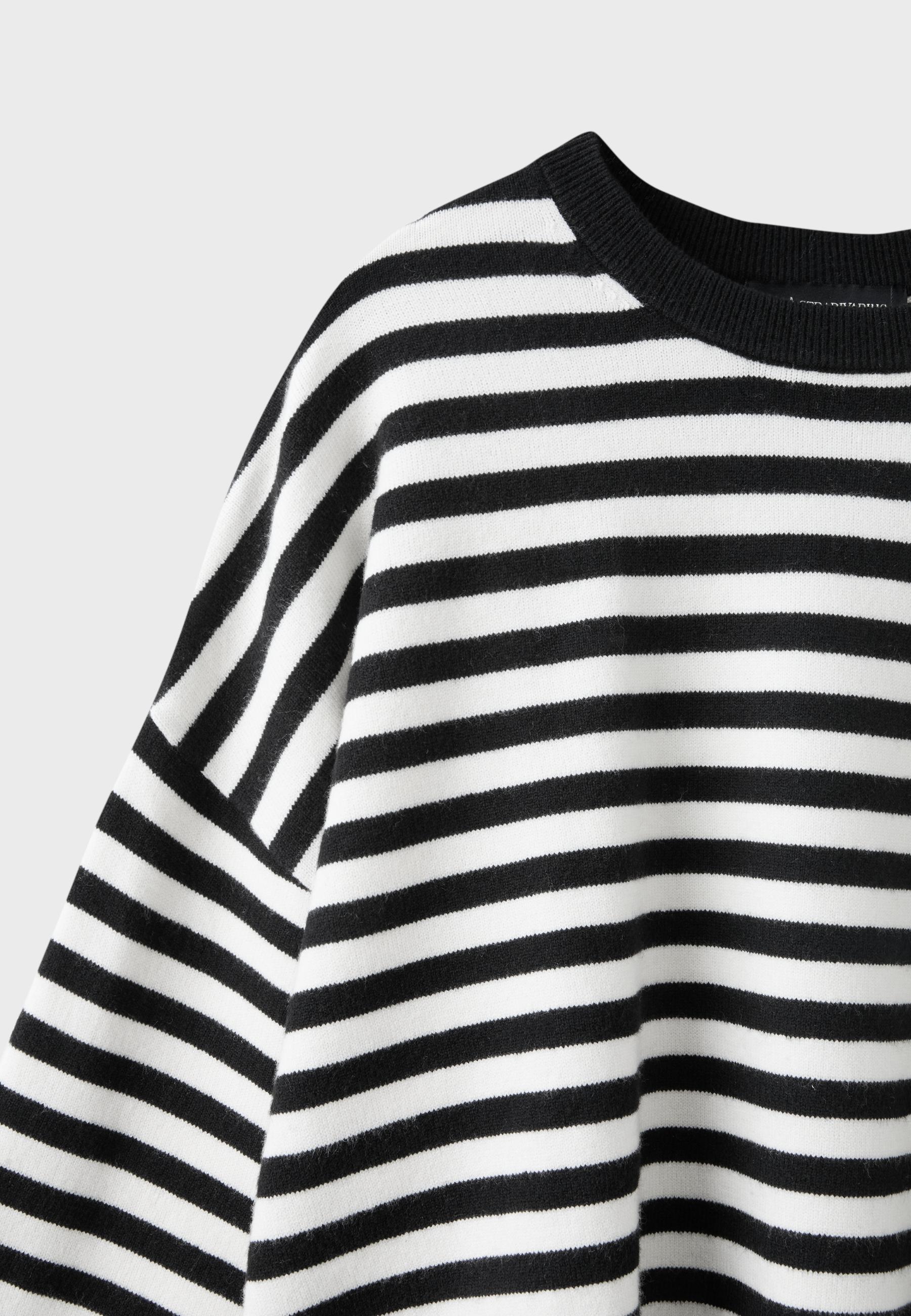 Wide sleeve cropped knit jumper — Black