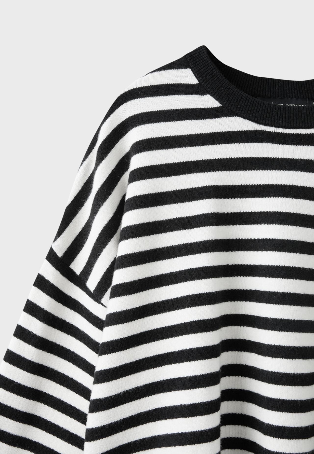 Cropped wide sleeve knit jumper — Black