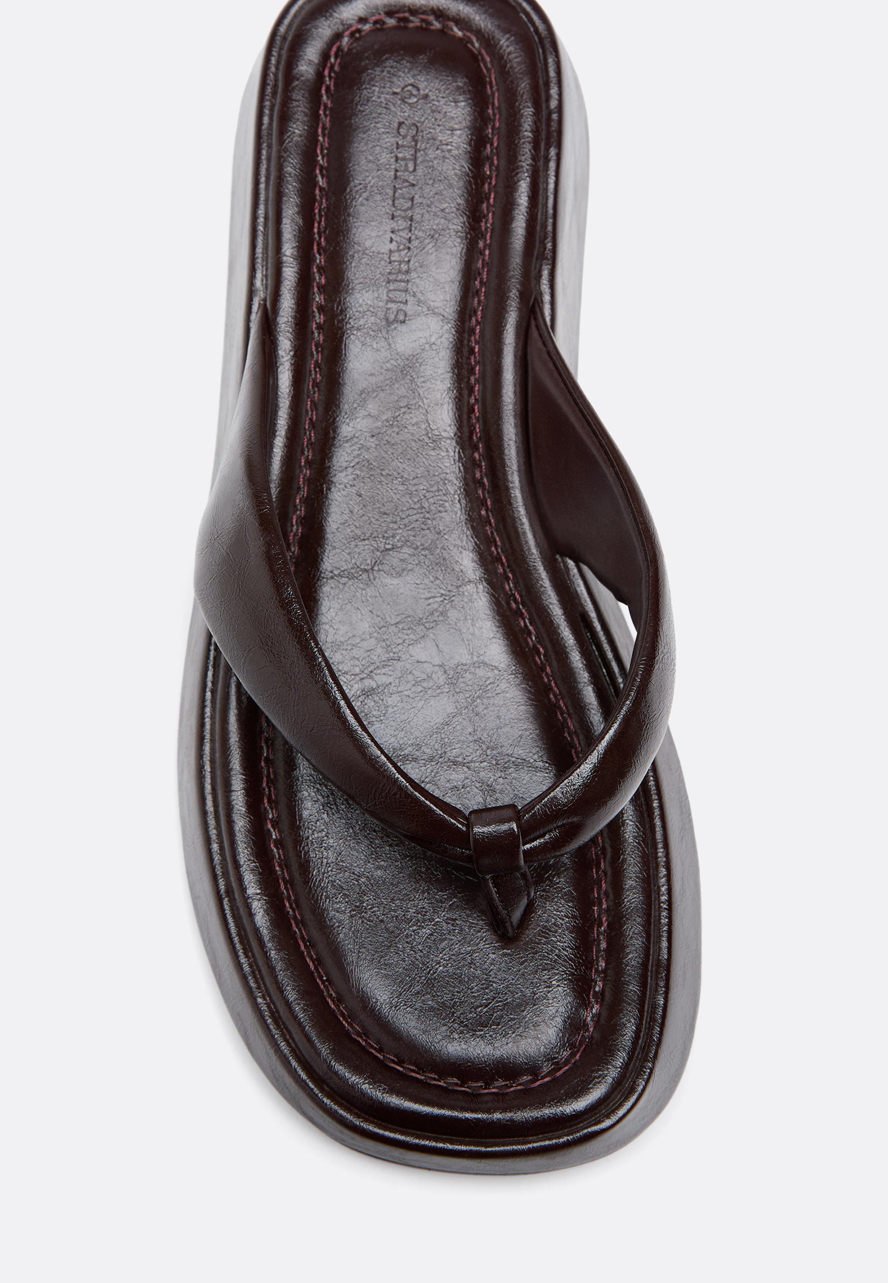 Flat thong sandals — BROWN