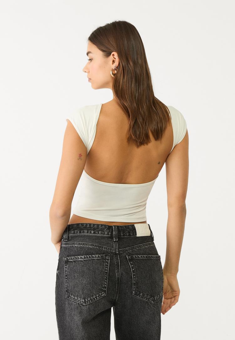 camiseta espalda descubierta