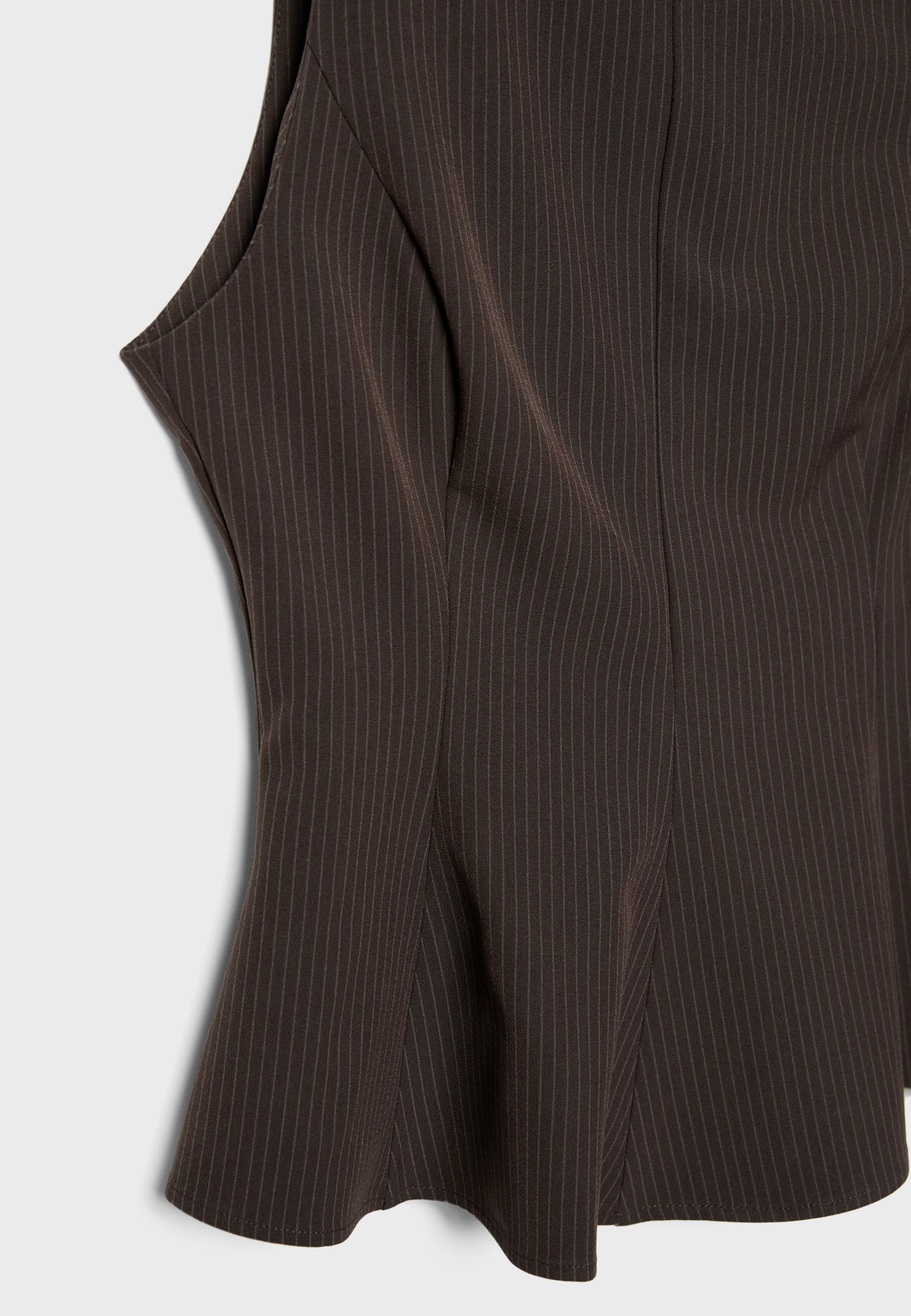 Sleeveless peplum top — Brown