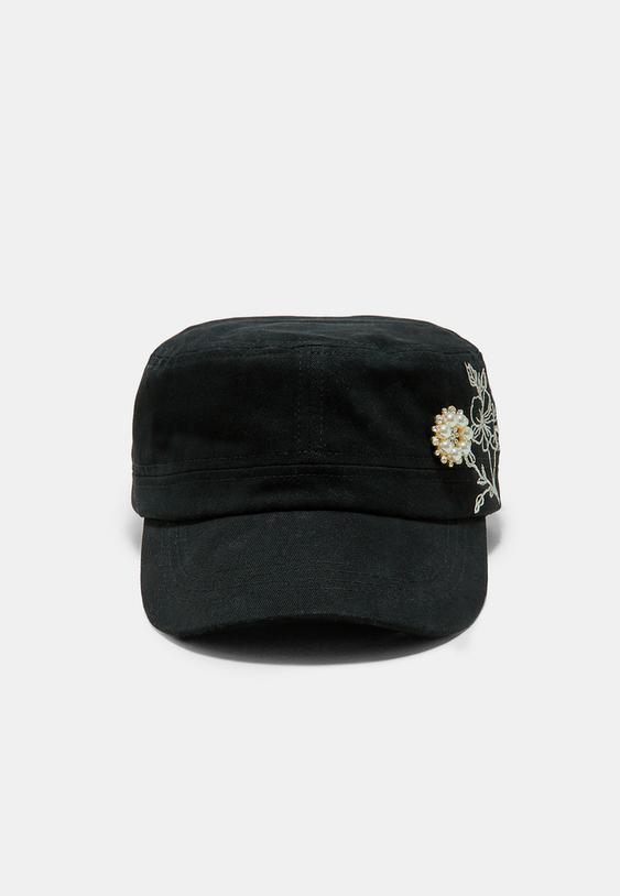 Stradivarius Faux Pearl Cap Black Os