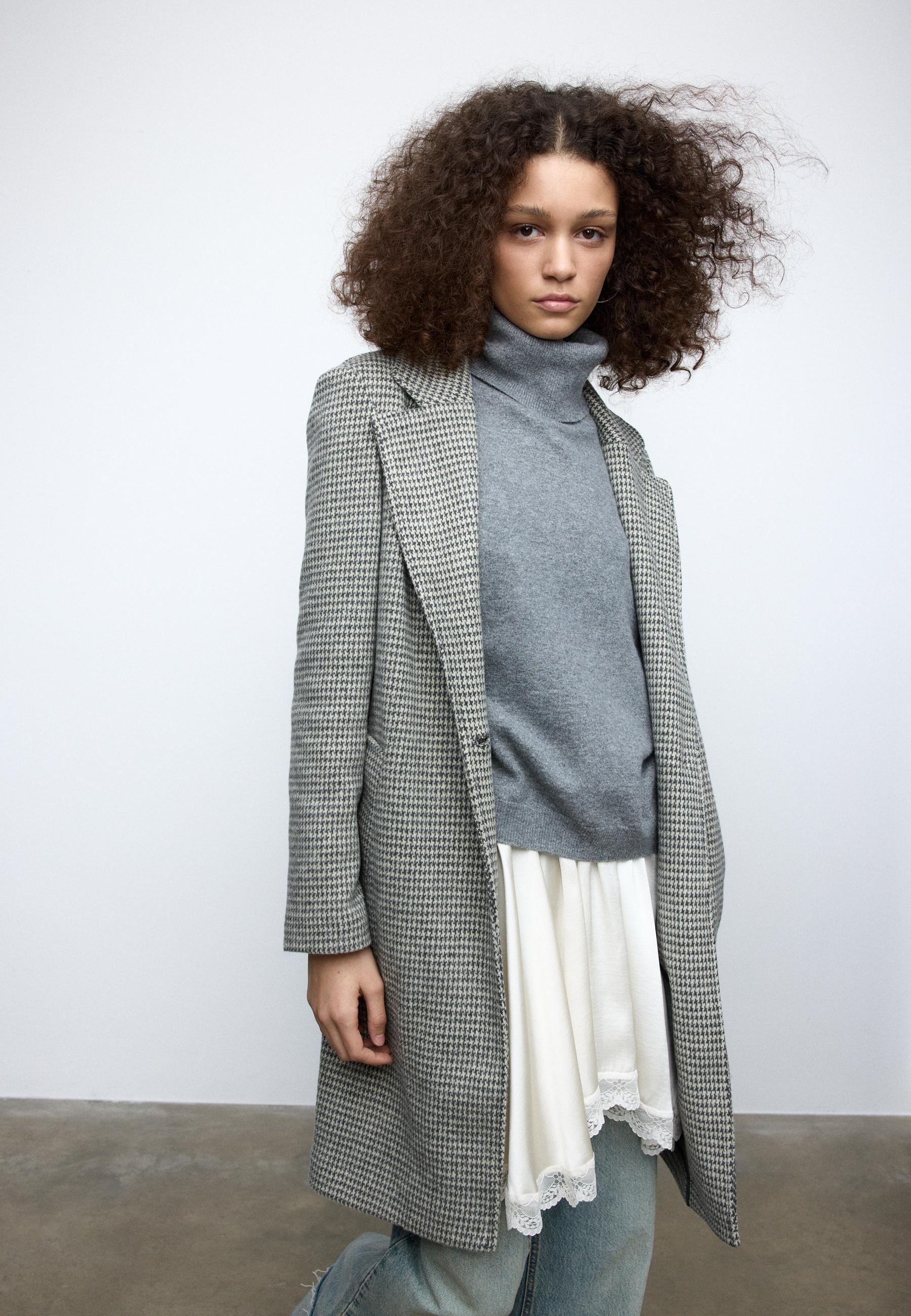 Cappotto Cardigan Lungo Donna Avondii, Maniche Lunghe, Modello A Cascata Con Bottoni, Tasche, 97% Poliestere, 3% Elastan