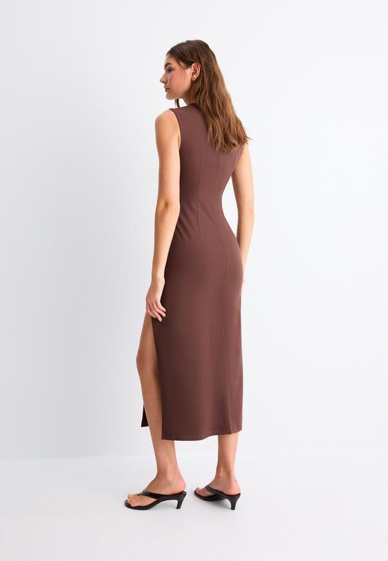 vestido midi de bengalina sem mangas