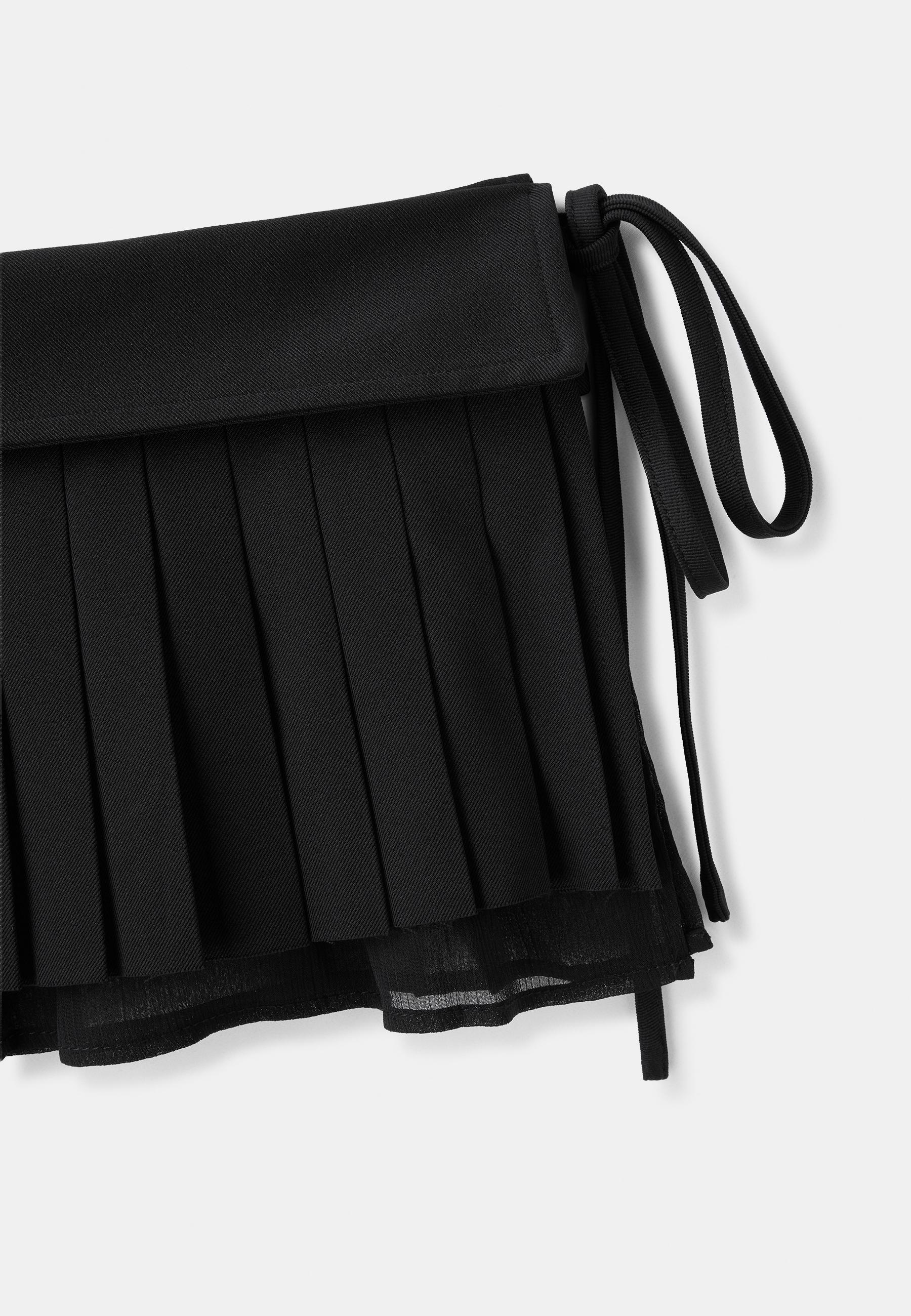 Pleated skirt belt — Black