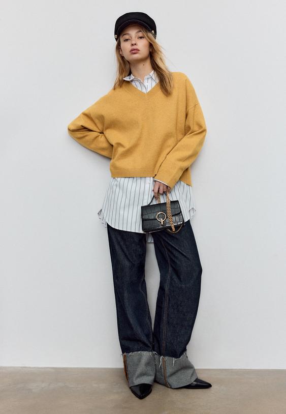 Torbica Z Naramnim Pasom, Okroglo Zaponko In Potiskom Kokosovega Oreha