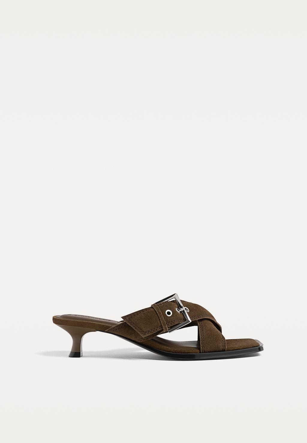 Split leather sandals with criss-cross straps