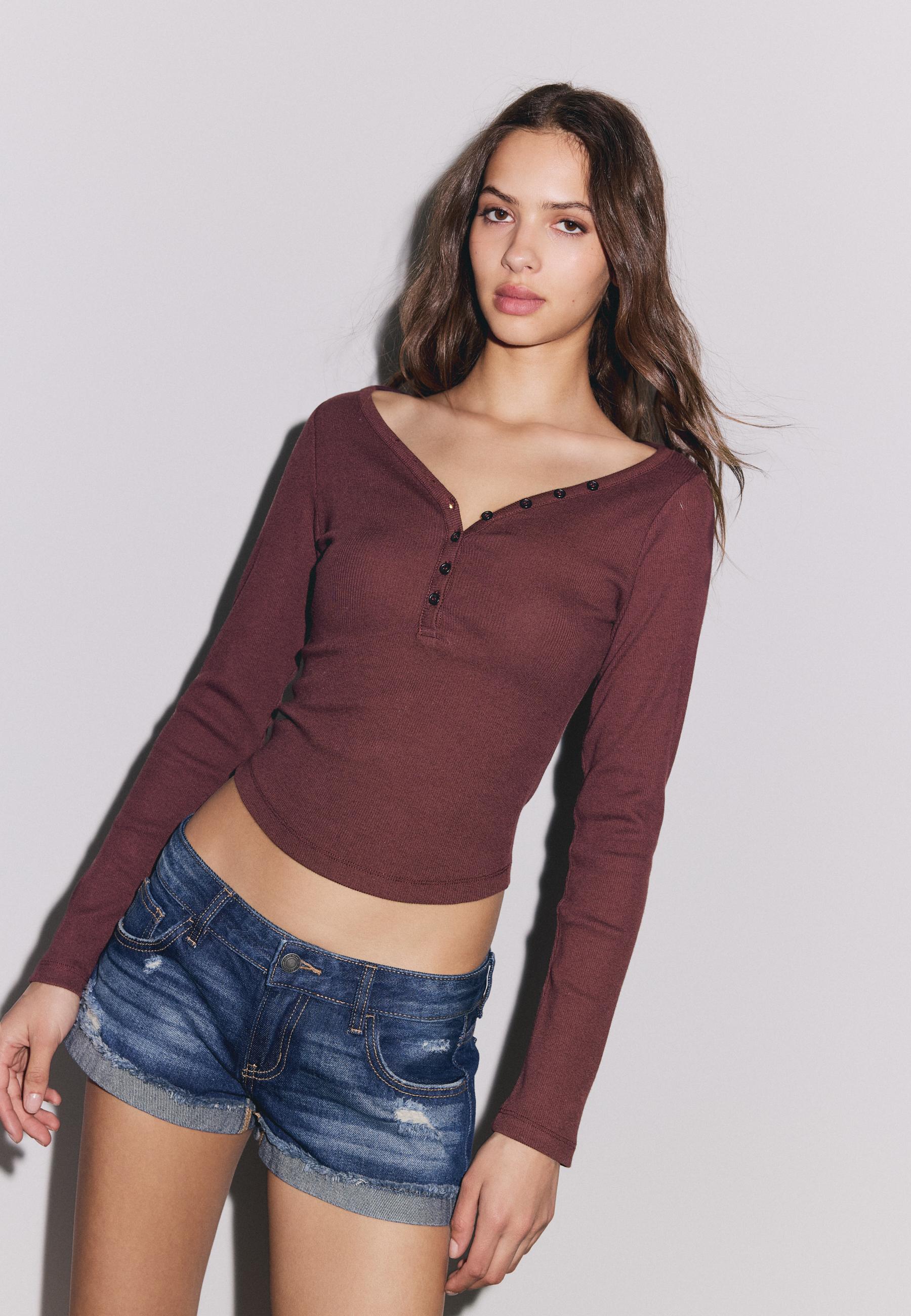 Blouse with buttons — Burgundy