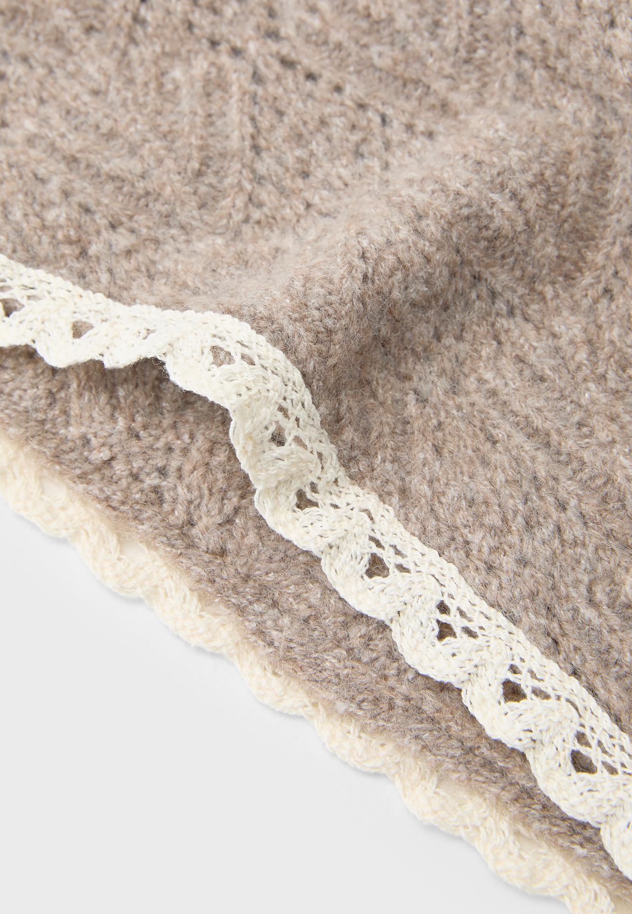 Triangular scarf — Stone