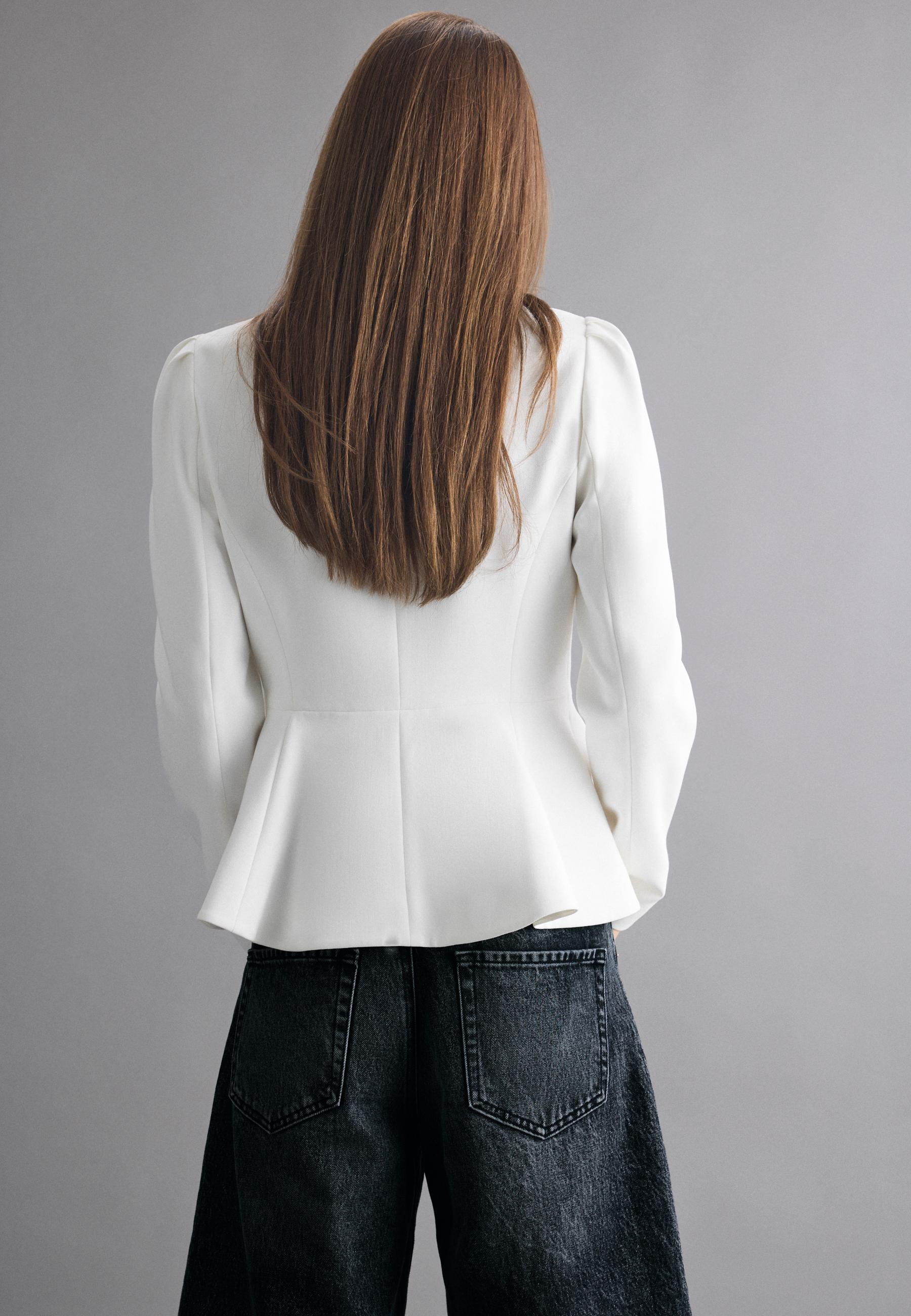 Peplum blazer — Ecru