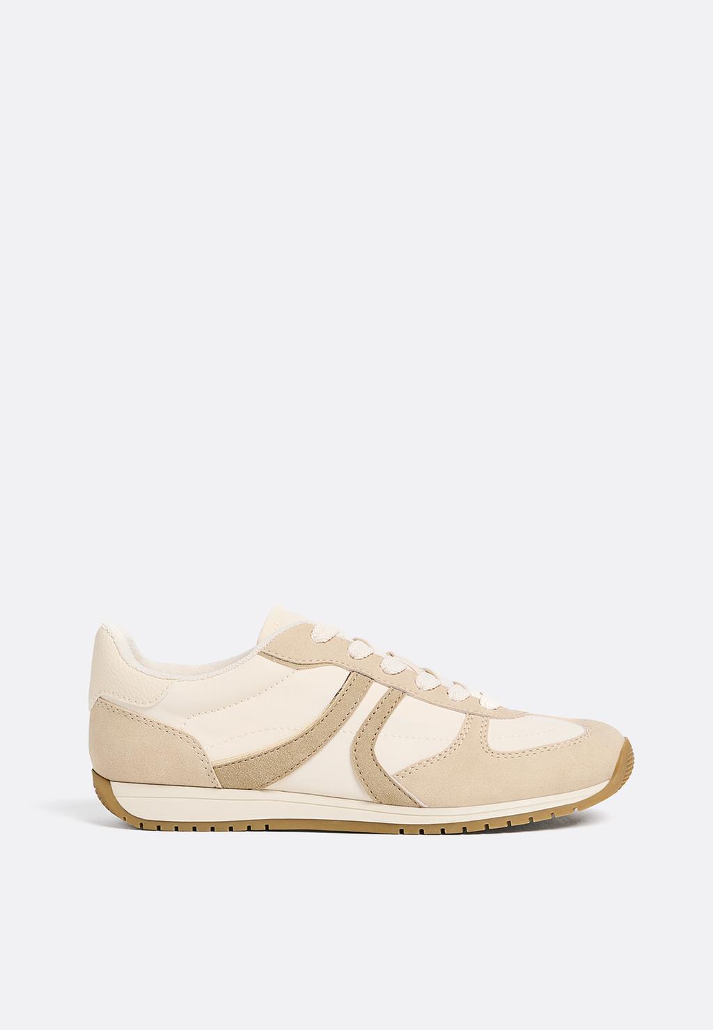 Sepatu kets retro