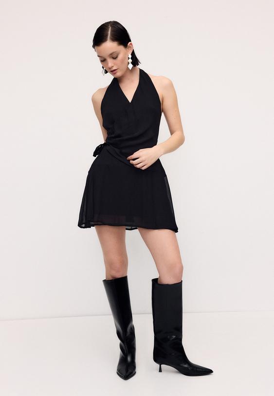 vestido fluido corto halter