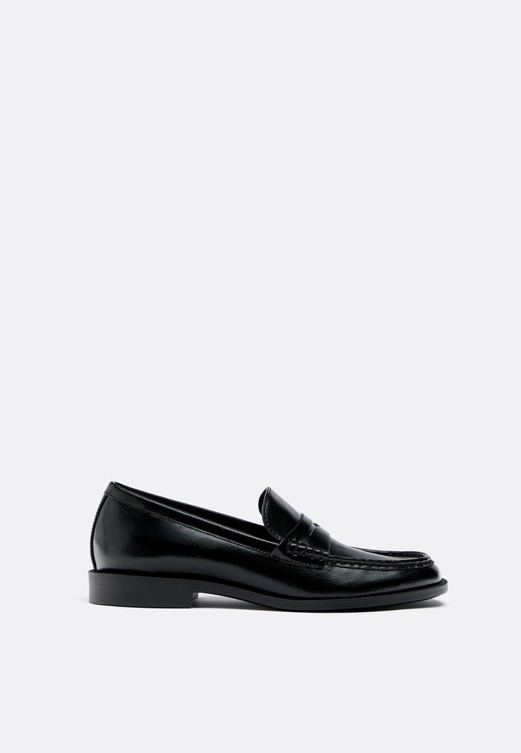 Stradivarius Svarta Loafers I Skinneffekt 35