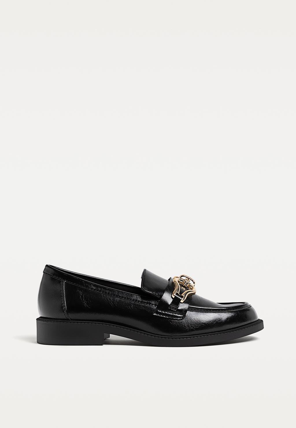 Loafers with chain detail