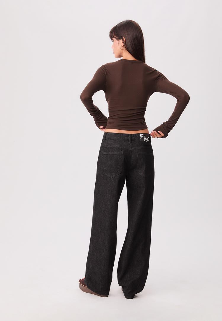 loose baggy jeans