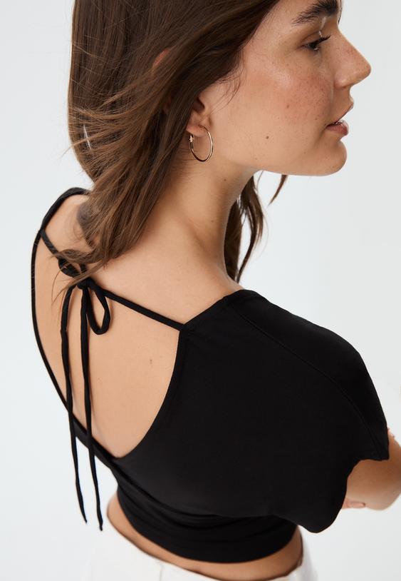 t shirt franzida decote em bico