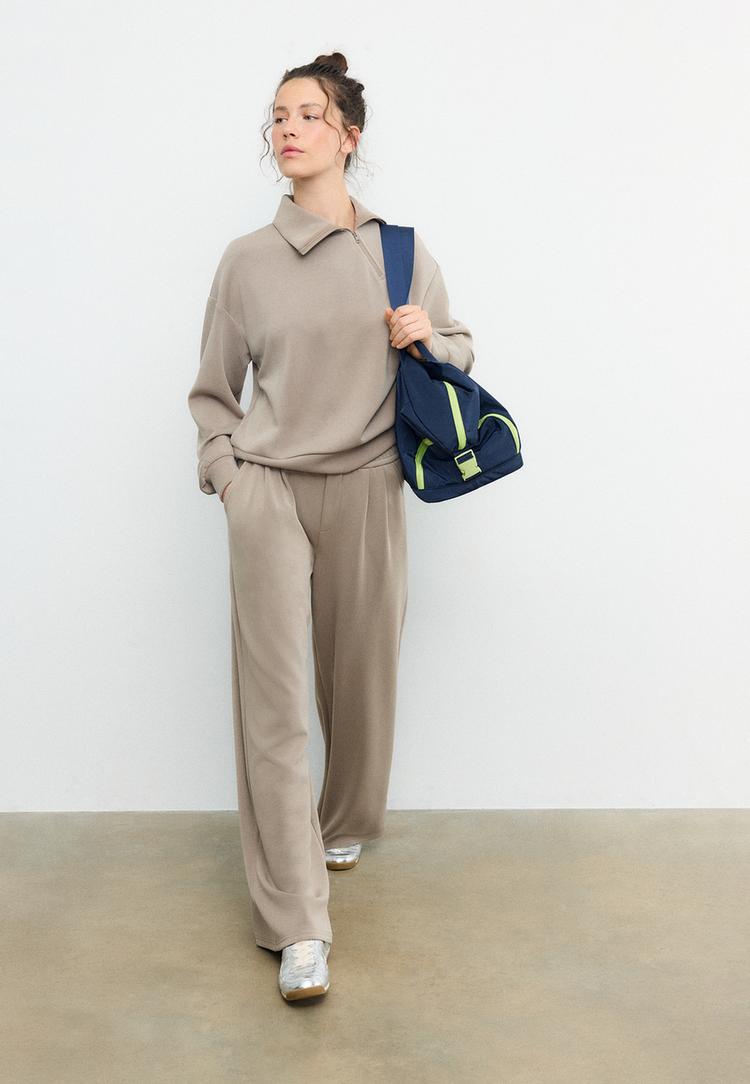 Stradivarius Soft-touch sweatshirt with side zip  Beige XS (STRADIVARIUS)