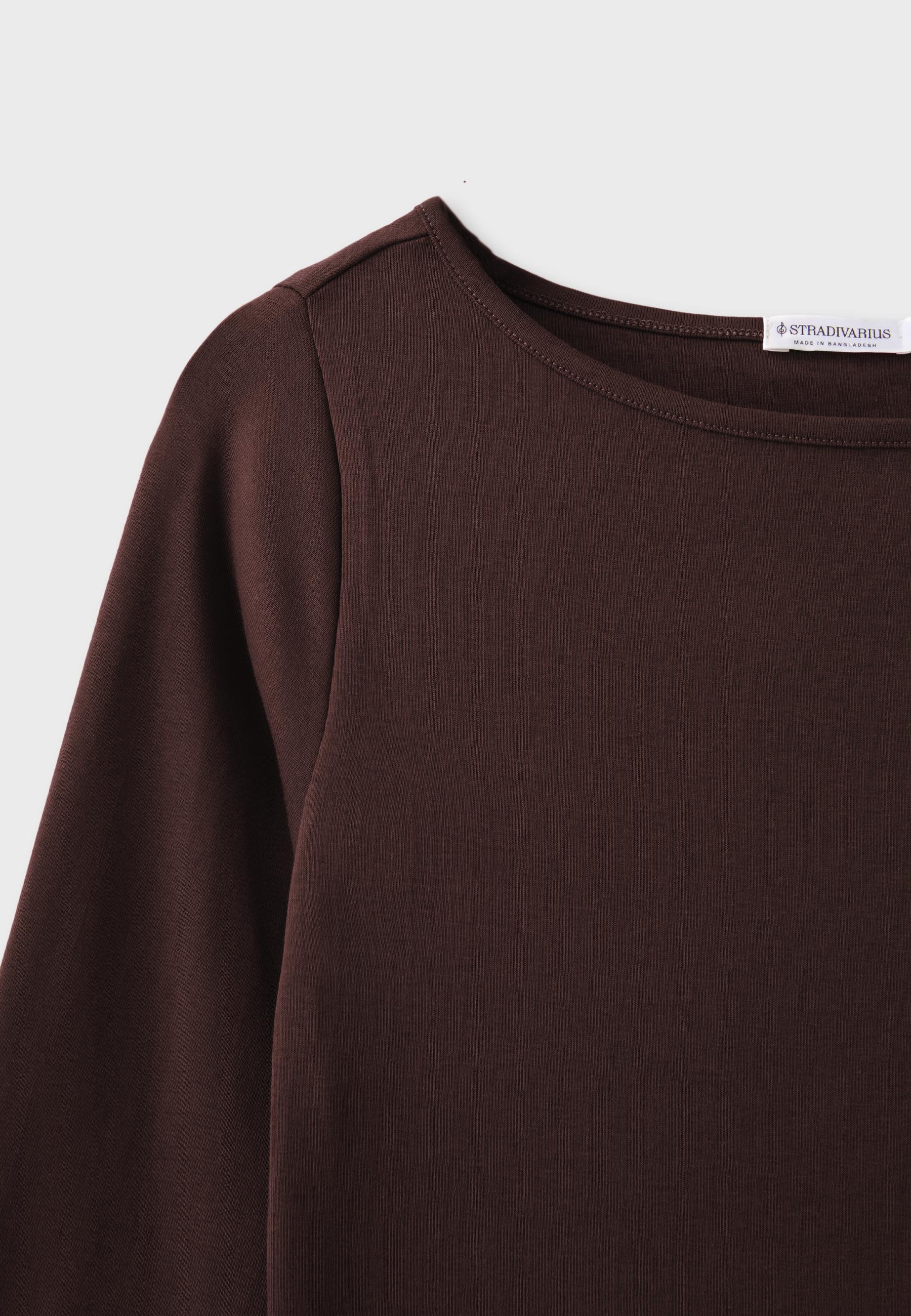 Boat neck basic T-shirt — Brown