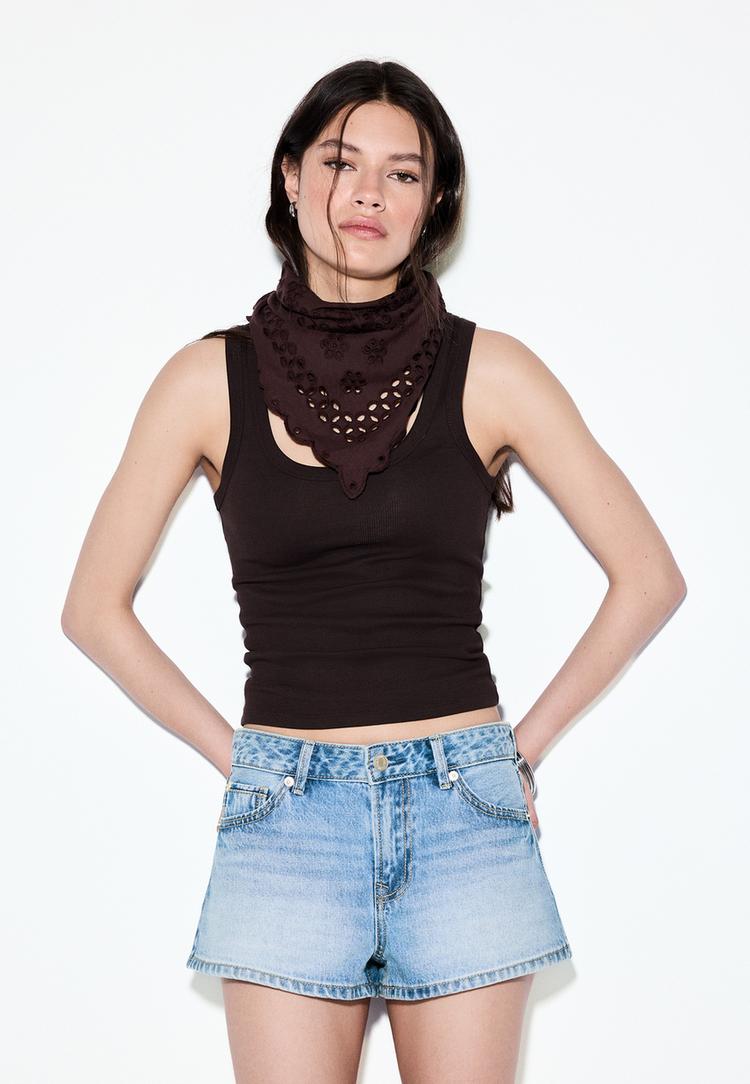 Stradivarius D79 Pantaloni Scurți Talie Joasă Efect Prespălat Denim Albastru Mediu 32