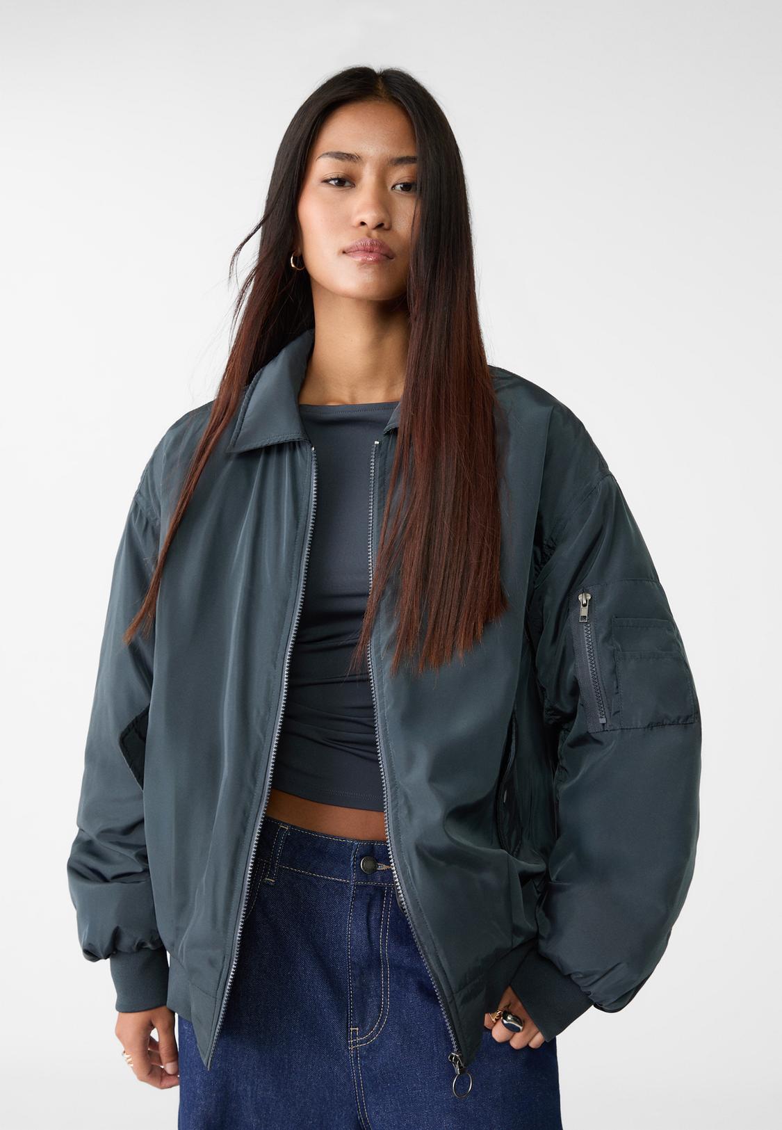Chaqueta Bomber Stradivarius Bomber Básica Stradivarius España