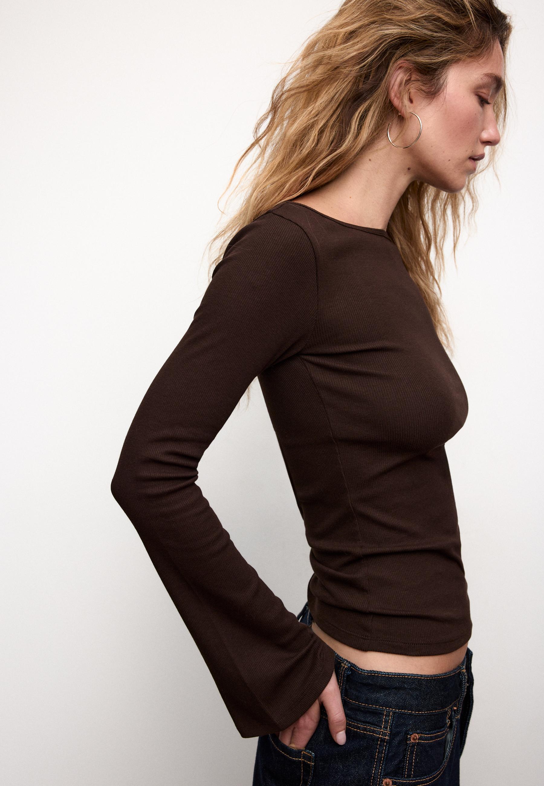 Basic bell sleeve T-shirt — Brown