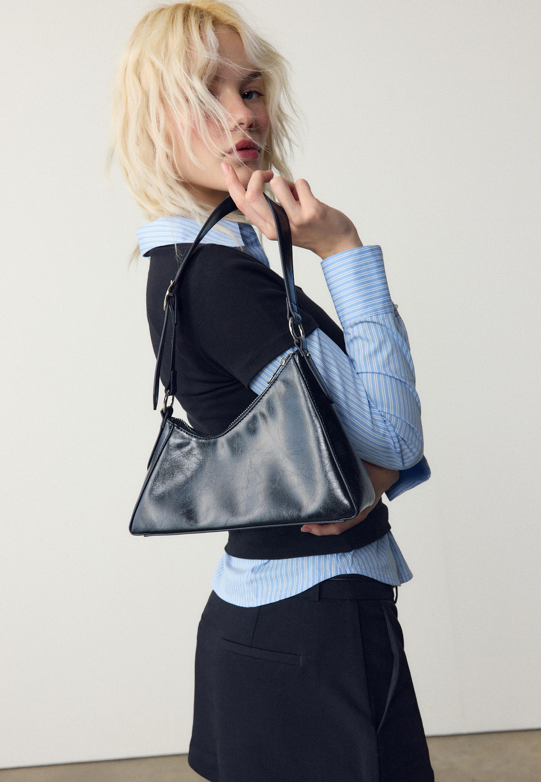 Stradivarius Μικρή Τσάντα Ώμου Με Ακανόνιστο Σχήμα Μαύρο Os