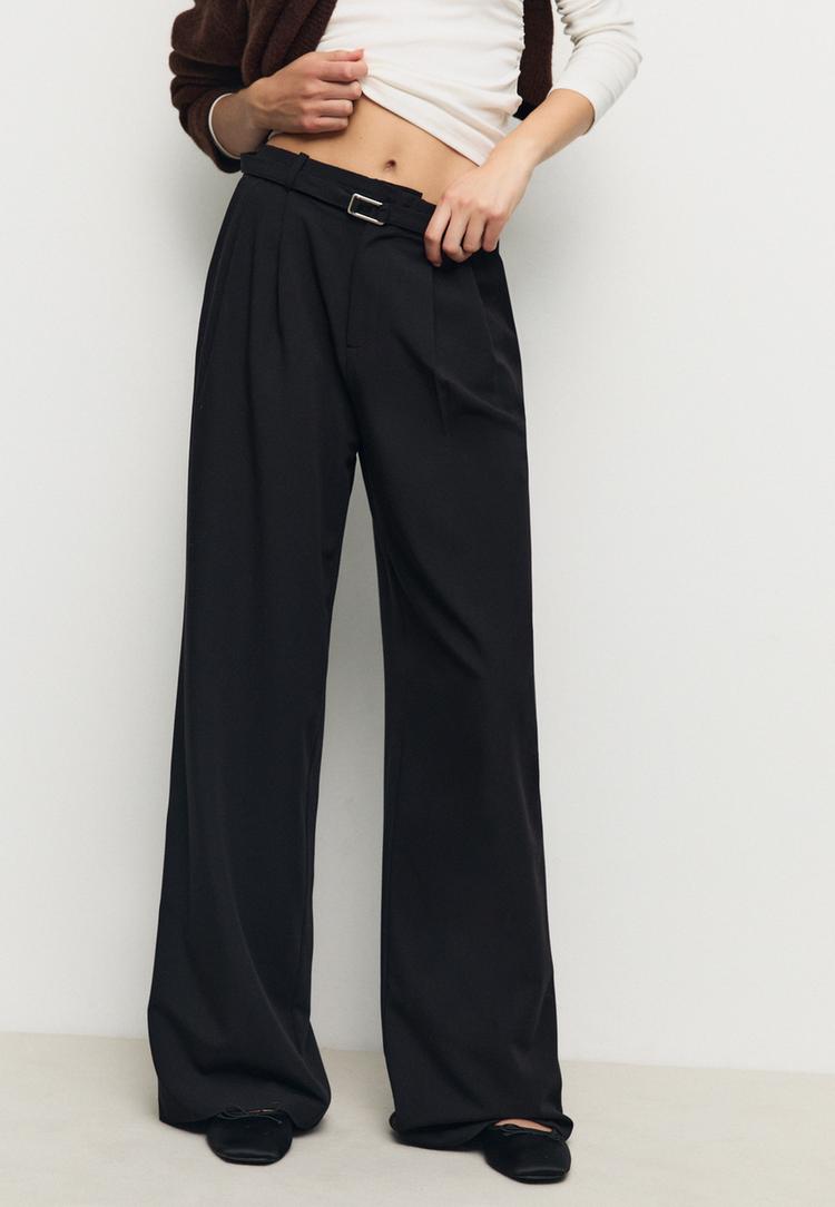 pantalon vestir ancho detalle hebilla