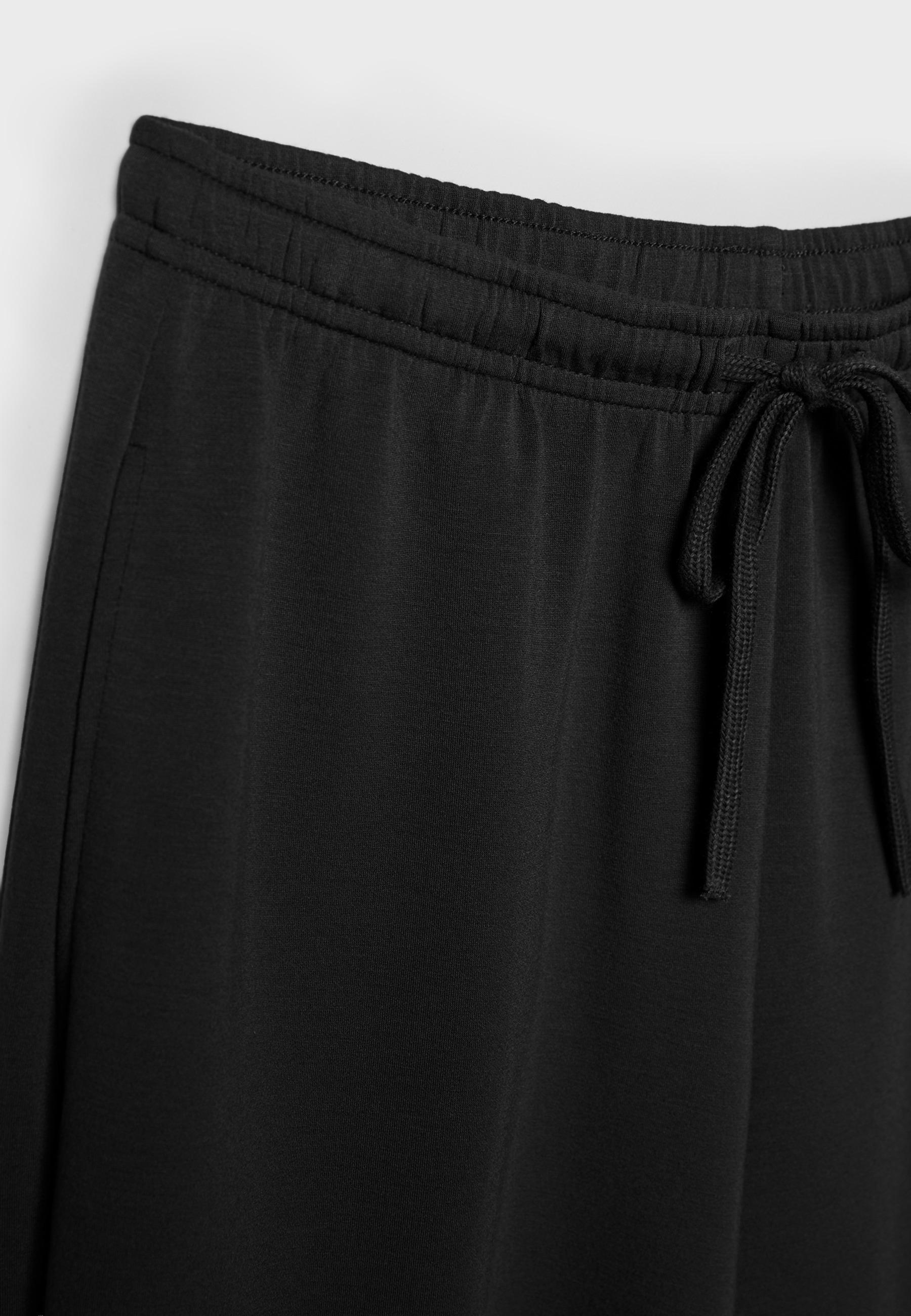 Soft-touch balloon jogger trousers — Black