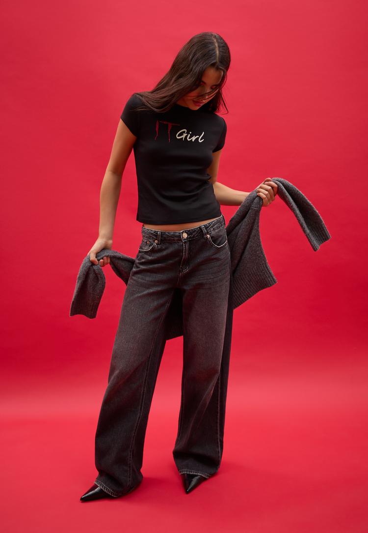 fitted t shirt it girl