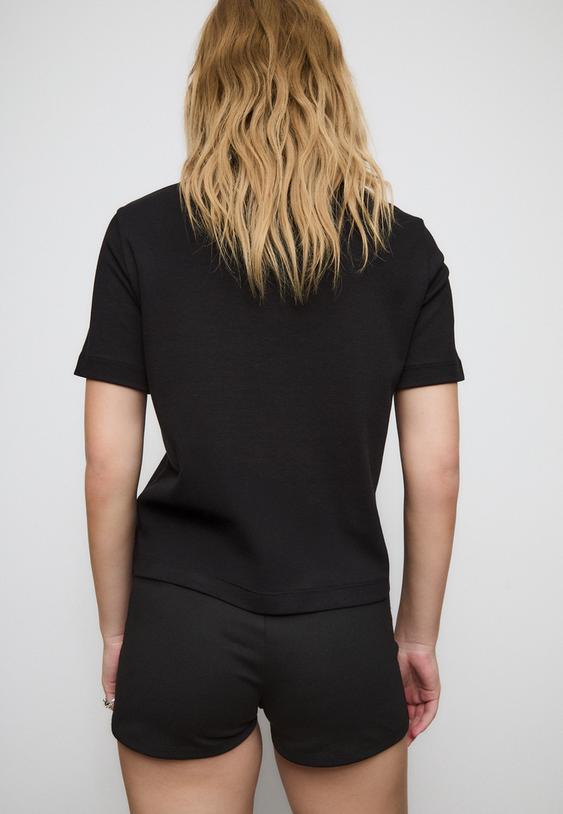 camiseta basica regular fit heavy weight